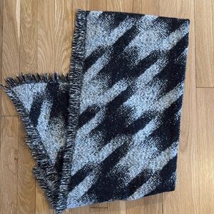Express blanket scarf
